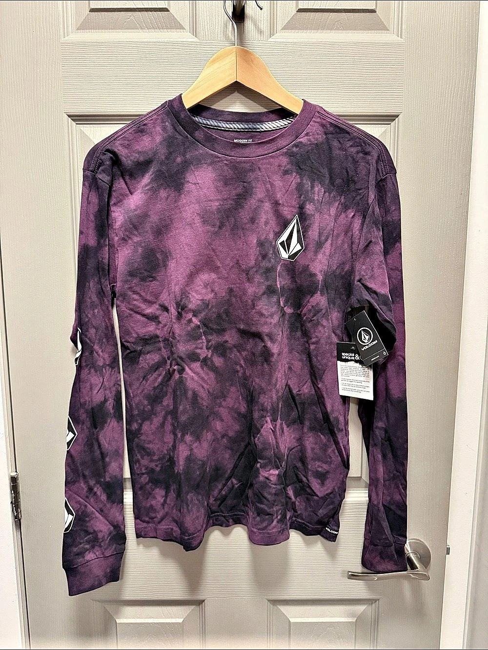 Volcom Iconic Stone Dye LST Tie-Dye Long Sleeve Purple Youth Large NWT